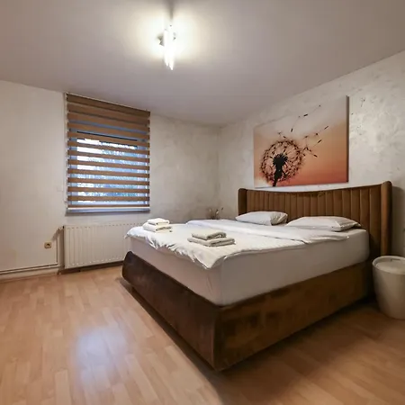 In Olimp Apartma *
